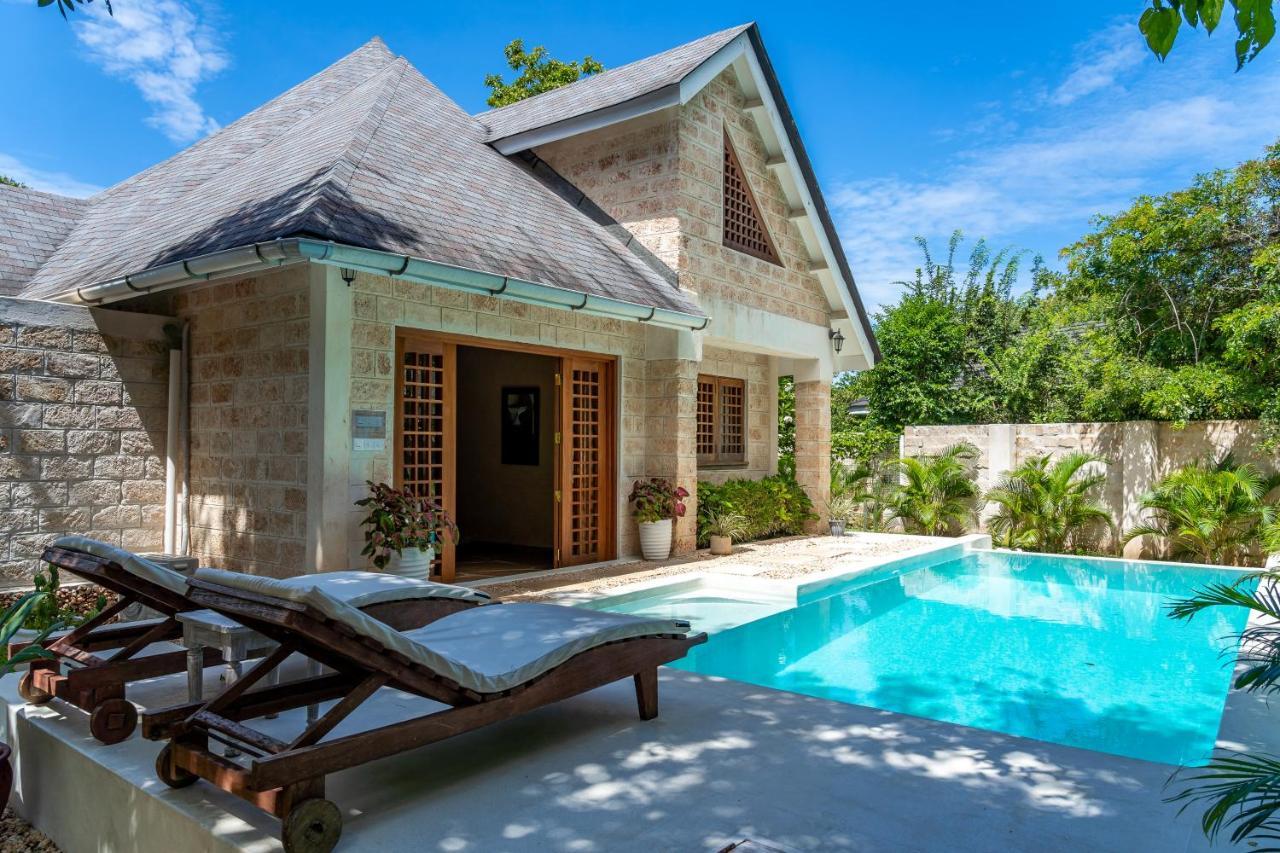 Private Pool Cottage Playa de Diani Exterior foto
