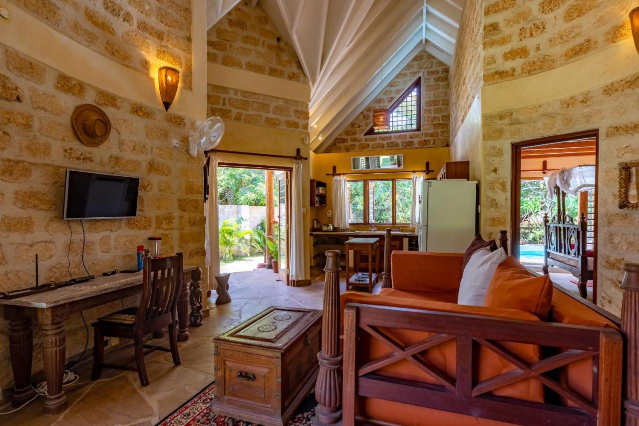 Private Pool Cottage Playa de Diani Exterior foto