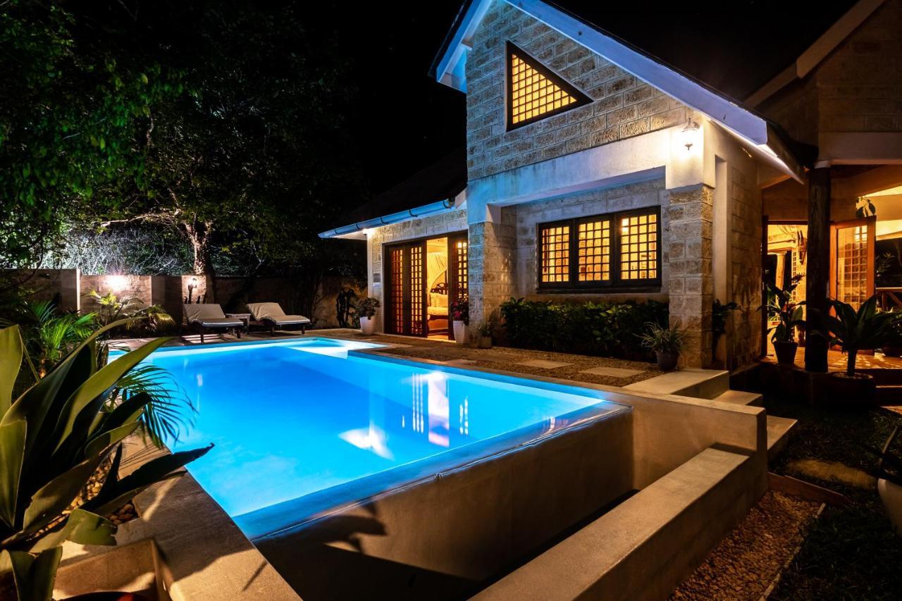 Private Pool Cottage Playa de Diani Exterior foto