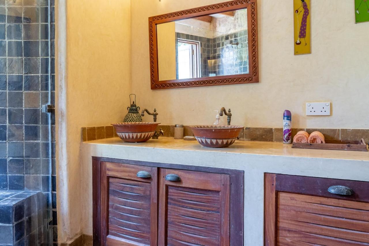Private Pool Cottage Playa de Diani Exterior foto