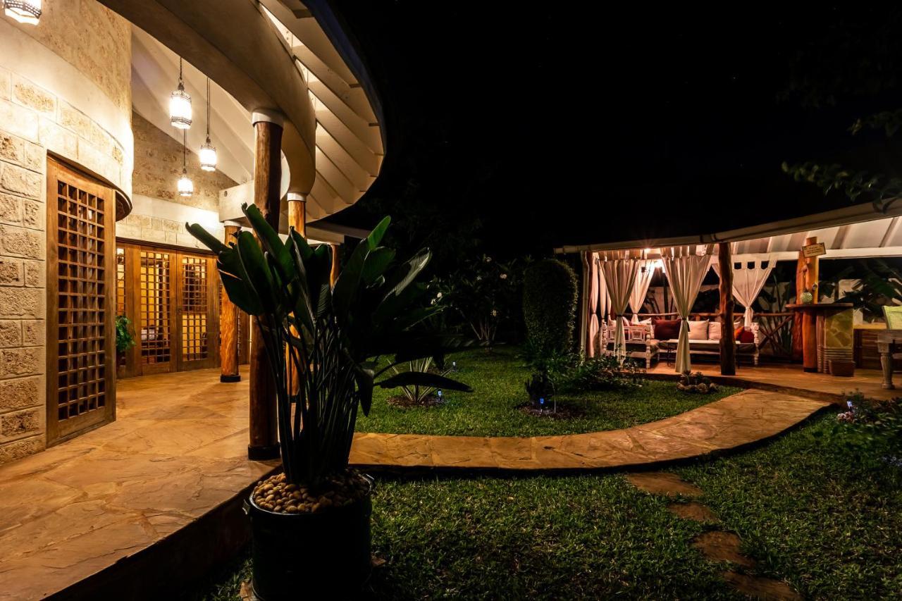 Private Pool Cottage Playa de Diani Exterior foto
