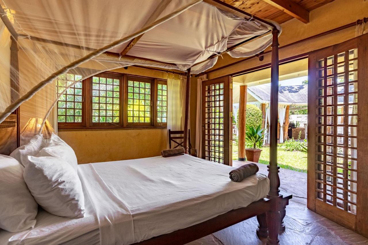 Private Pool Cottage Playa de Diani Exterior foto